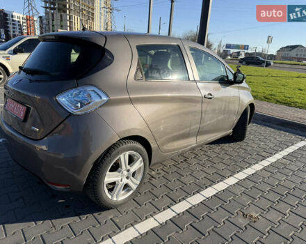 Серый Рено Зое, объемом двигателя 0 л и пробегом 118 тыс. км за 8950 $, фото 5 на Automoto.ua