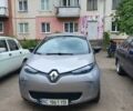 Серый Рено Зое, объемом двигателя 0 л и пробегом 90 тыс. км за 7400 $, фото 24 на Automoto.ua