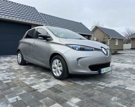 Серый Рено Зое, объемом двигателя 0 л и пробегом 142 тыс. км за 8100 $, фото 1 на Automoto.ua