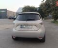 Серый Рено Зое, объемом двигателя 0 л и пробегом 98 тыс. км за 6700 $, фото 7 на Automoto.ua
