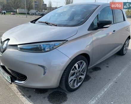 Серый Рено Зое, объемом двигателя 0 л и пробегом 113 тыс. км за 8000 $, фото 1 на Automoto.ua