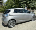 Серый Рено Зое, объемом двигателя 0 л и пробегом 94 тыс. км за 8300 $, фото 1 на Automoto.ua