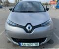 Серый Рено Зое, объемом двигателя 0 л и пробегом 130 тыс. км за 7000 $, фото 1 на Automoto.ua