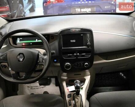 Серый Рено Зое, объемом двигателя 0 л и пробегом 97 тыс. км за 4570 $, фото 29 на Automoto.ua