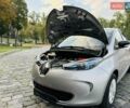 Серый Рено Зое, объемом двигателя 0 л и пробегом 85 тыс. км за 8444 $, фото 124 на Automoto.ua