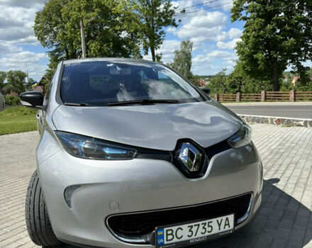 Серый Рено Зое, объемом двигателя 0 л и пробегом 94 тыс. км за 8300 $, фото 3 на Automoto.ua