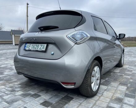Серый Рено Зое, объемом двигателя 0 л и пробегом 142 тыс. км за 8100 $, фото 9 на Automoto.ua