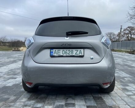 Серый Рено Зое, объемом двигателя 0 л и пробегом 142 тыс. км за 8100 $, фото 8 на Automoto.ua