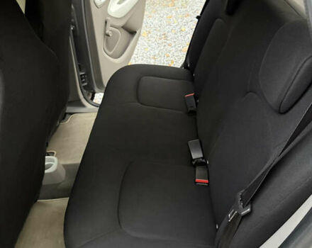 Сірий Рено Зое, об'ємом двигуна 0 л та пробігом 115 тис. км за 6499 $, фото 26 на Automoto.ua