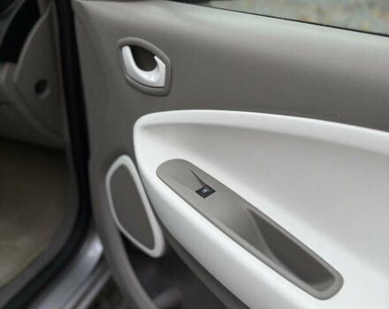 Сірий Рено Зое, об'ємом двигуна 0 л та пробігом 115 тис. км за 6499 $, фото 22 на Automoto.ua