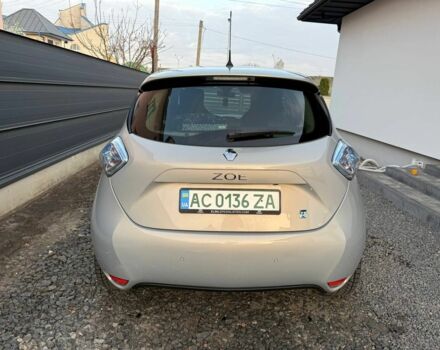 Серый Рено Зое, объемом двигателя 0 л и пробегом 80 тыс. км за 7500 $, фото 5 на Automoto.ua