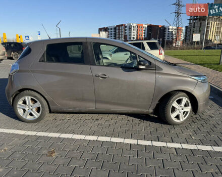 Серый Рено Зое, объемом двигателя 0 л и пробегом 118 тыс. км за 8950 $, фото 6 на Automoto.ua