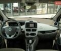 Серый Рено Зое, объемом двигателя 0 л и пробегом 105 тыс. км за 7900 $, фото 19 на Automoto.ua