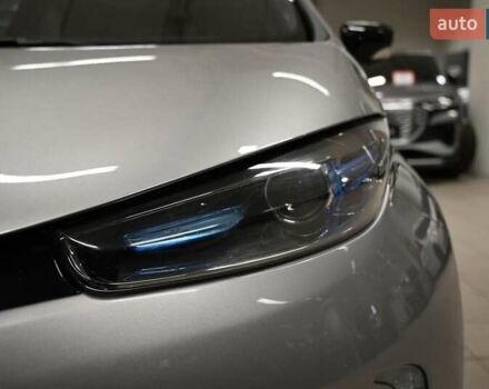 Серый Рено Зое, объемом двигателя 0 л и пробегом 97 тыс. км за 4570 $, фото 1 на Automoto.ua