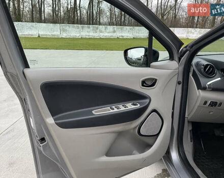 Сірий Рено Зое, об'ємом двигуна 0 л та пробігом 91 тис. км за 6999 $, фото 21 на Automoto.ua