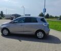 Серый Рено Зое, объемом двигателя 0 л и пробегом 100 тыс. км за 6400 $, фото 4 на Automoto.ua
