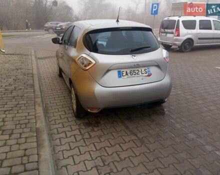 Серый Рено Зое, объемом двигателя 0 л и пробегом 44 тыс. км за 6500 $, фото 9 на Automoto.ua