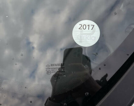 Серый Рено Зое, объемом двигателя 0 л и пробегом 42 тыс. км за 8100 $, фото 13 на Automoto.ua