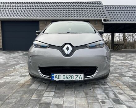Серый Рено Зое, объемом двигателя 0 л и пробегом 142 тыс. км за 8100 $, фото 2 на Automoto.ua