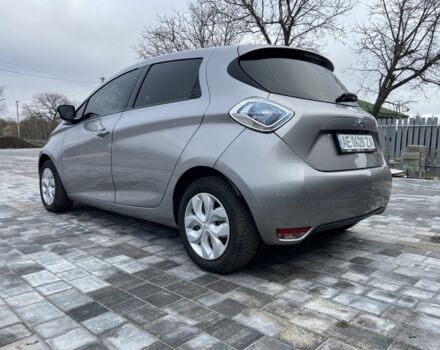 Серый Рено Зое, объемом двигателя 0 л и пробегом 142 тыс. км за 8100 $, фото 6 на Automoto.ua