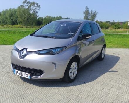 Серый Рено Зое, объемом двигателя 0 л и пробегом 100 тыс. км за 6400 $, фото 5 на Automoto.ua