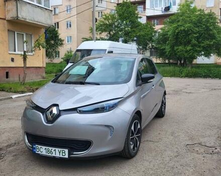 Серый Рено Зое, объемом двигателя 0 л и пробегом 90 тыс. км за 7400 $, фото 7 на Automoto.ua