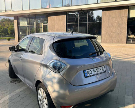 Серый Рено Зое, объемом двигателя 0 л и пробегом 125 тыс. км за 7500 $, фото 10 на Automoto.ua