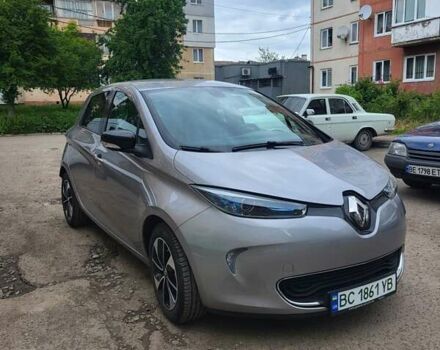 Серый Рено Зое, объемом двигателя 0 л и пробегом 90 тыс. км за 7400 $, фото 6 на Automoto.ua