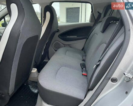 Сірий Рено Зое, об'ємом двигуна 0 л та пробігом 91 тис. км за 6999 $, фото 23 на Automoto.ua