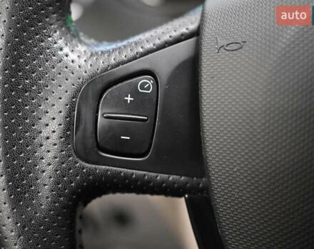 Серый Рено Зое, объемом двигателя 0 л и пробегом 97 тыс. км за 4570 $, фото 25 на Automoto.ua