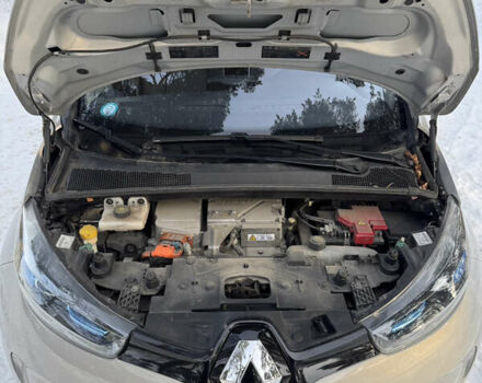 Сірий Рено Зое, об'ємом двигуна 0 л та пробігом 84 тис. км за 7200 $, фото 9 на Automoto.ua