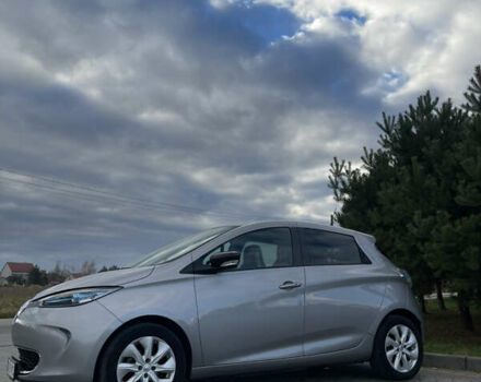 Серый Рено Зое, объемом двигателя 0 л и пробегом 42 тыс. км за 8100 $, фото 3 на Automoto.ua