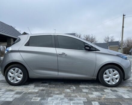 Серый Рено Зое, объемом двигателя 0 л и пробегом 142 тыс. км за 8100 $, фото 10 на Automoto.ua