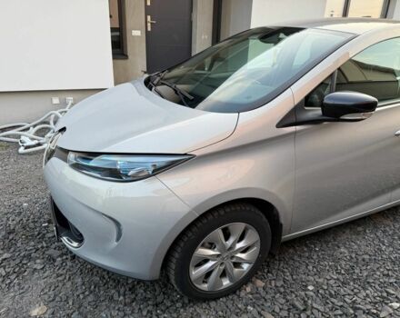 Серый Рено Зое, объемом двигателя 0 л и пробегом 80 тыс. км за 8200 $, фото 4 на Automoto.ua
