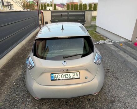 Серый Рено Зое, объемом двигателя 0 л и пробегом 80 тыс. км за 7500 $, фото 2 на Automoto.ua