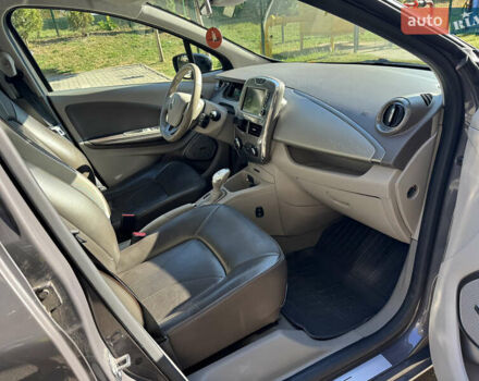Серый Рено Зое, объемом двигателя 0 л и пробегом 199 тыс. км за 8599 $, фото 10 на Automoto.ua