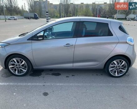 Серый Рено Зое, объемом двигателя 0 л и пробегом 113 тыс. км за 8000 $, фото 3 на Automoto.ua