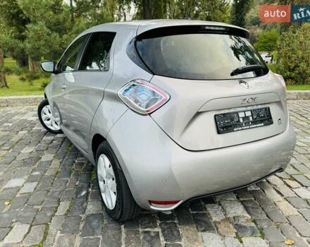 Серый Рено Зое, объемом двигателя 0 л и пробегом 85 тыс. км за 8444 $, фото 59 на Automoto.ua