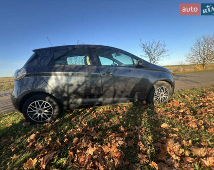 Серый Рено Зое, объемом двигателя 0 л и пробегом 108 тыс. км за 8500 $, фото 46 на Automoto.ua