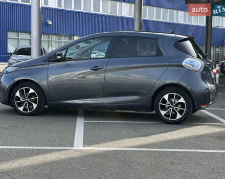 Серый Рено Зое, объемом двигателя 0 л и пробегом 160 тыс. км за 8700 $, фото 15 на Automoto.ua