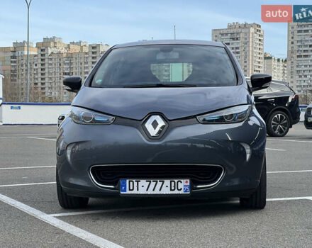 Серый Рено Зое, объемом двигателя 0 л и пробегом 160 тыс. км за 8700 $, фото 25 на Automoto.ua
