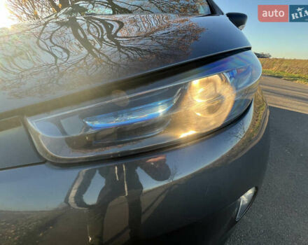 Серый Рено Зое, объемом двигателя 0 л и пробегом 108 тыс. км за 8500 $, фото 31 на Automoto.ua