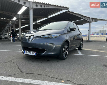 Серый Рено Зое, объемом двигателя 0 л и пробегом 160 тыс. км за 8700 $, фото 27 на Automoto.ua