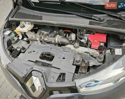 Серый Рено Зое, объемом двигателя 0 л и пробегом 95 тыс. км за 9750 $, фото 41 на Automoto.ua