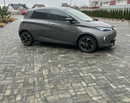 Серый Рено Зое, объемом двигателя 0 л и пробегом 85 тыс. км за 9400 $, фото 3 на Automoto.ua