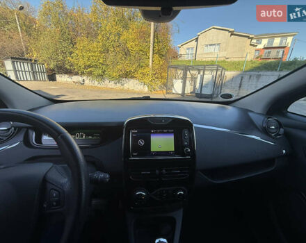 Серый Рено Зое, объемом двигателя 0 л и пробегом 21 тыс. км за 10446 $, фото 15 на Automoto.ua