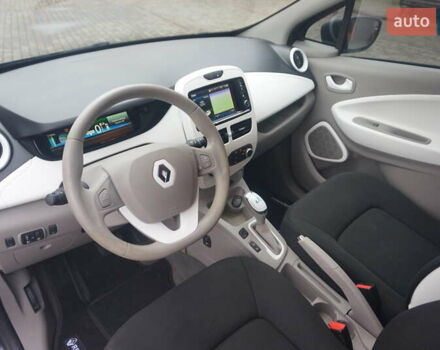 Серый Рено Зое, объемом двигателя 0 л и пробегом 182 тыс. км за 8200 $, фото 28 на Automoto.ua