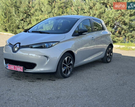 Серый Рено Зое, объемом двигателя 0 л и пробегом 90 тыс. км за 9999 $, фото 1 на Automoto.ua