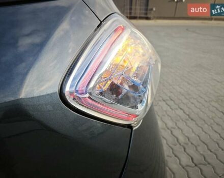 Серый Рено Зое, объемом двигателя 0 л и пробегом 95 тыс. км за 9750 $, фото 18 на Automoto.ua