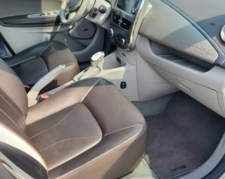 Серый Рено Зое, объемом двигателя 0 л и пробегом 69 тыс. км за 8500 $, фото 6 на Automoto.ua
